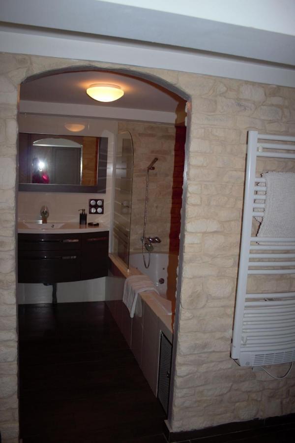 Clot De Felines Chambre Spacieuse Hotel Entrevaux Bagian luar foto